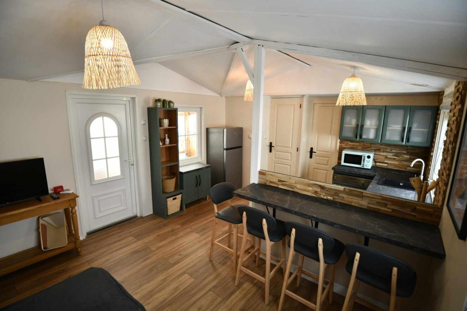 Mobil-Home Charmant Et Moderne Puget-sur Argens Exteriör bild